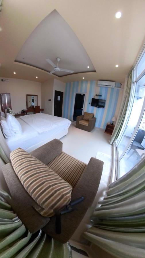 Contento Retreat Hulhumale Esterno foto
